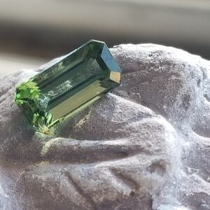 Natural  green tourmaline  EMERALD CUT  loose gemstone